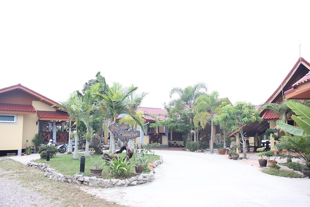 Rimlay Park Resort Phatthalung Bagian luar foto